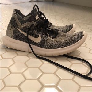 Nike rn flyknit women’s 7.5